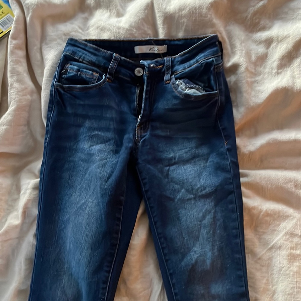 KanCan midrise skinny jeans - dark denim wash - no distressing - size 1/24